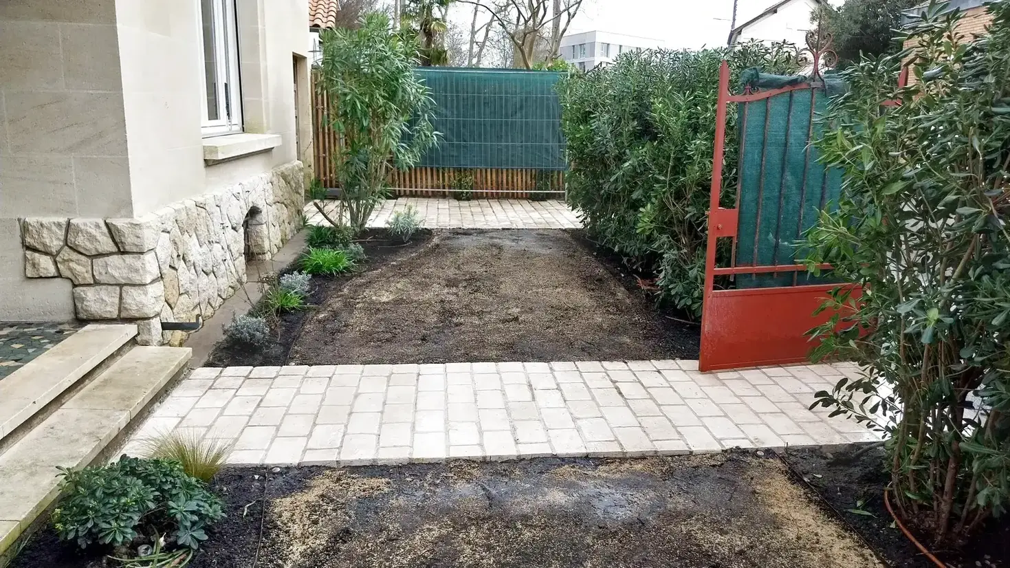 Photo après l'aménagement de jardin réalisé à Saint Médard en jalles 33160 par notre équipe de paysagiste