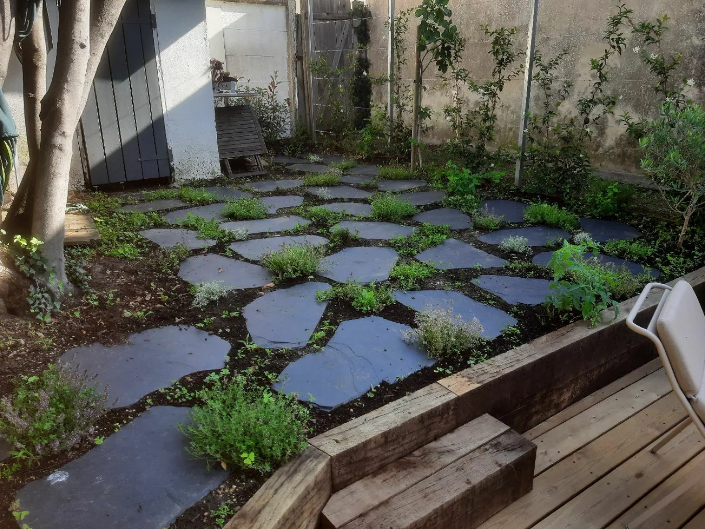 Clture et terrasse bois autour d'une piscine