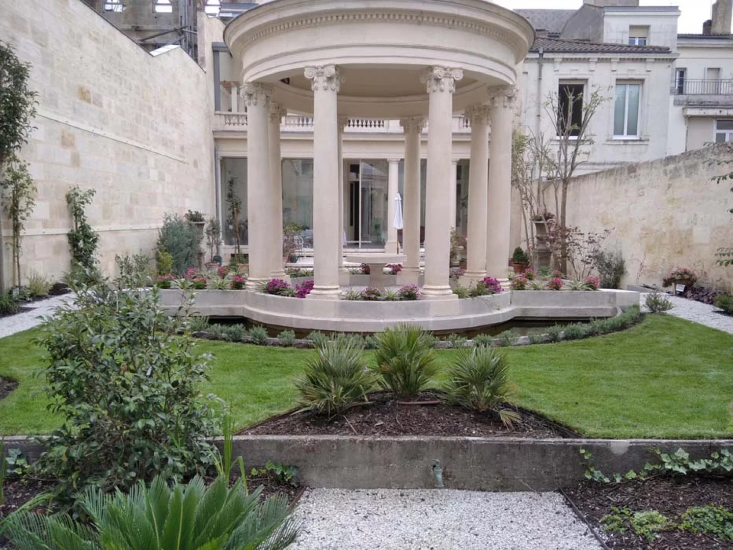 Amnagement dun jardin class au sein dun monument historique (Bordeaux)